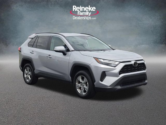 Used 2024 Toyota RAV4 XLE FWD image 3