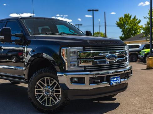 Used 2017 Ford F350 Lariat w/ Lariat Ultimate Package AWD/4WD image 3