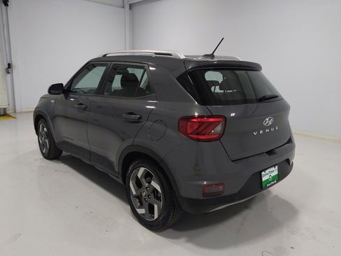 Used 2023 Hyundai Venue SEL FWD image 5