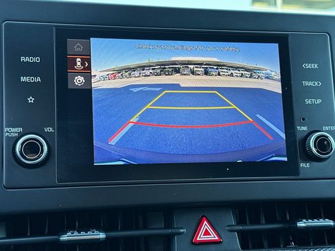 Used 2024 Kia Sportage LX image 19