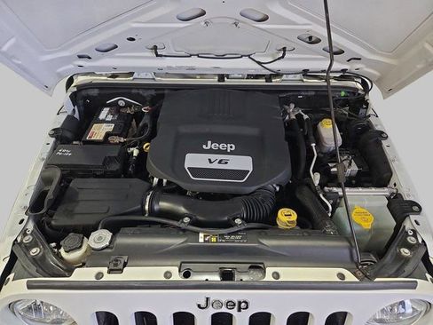 Used 2017 Jeep Wrangler Unlimited Sport image 27