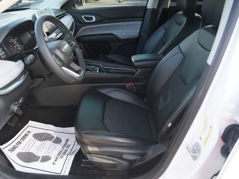 Used 2022 Jeep Compass Latitude FWD image 9