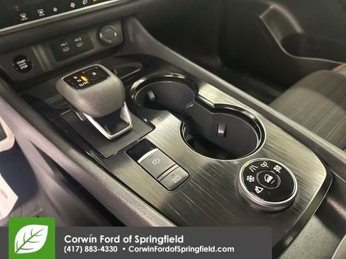 Used 2025 Nissan Rogue SV image 28