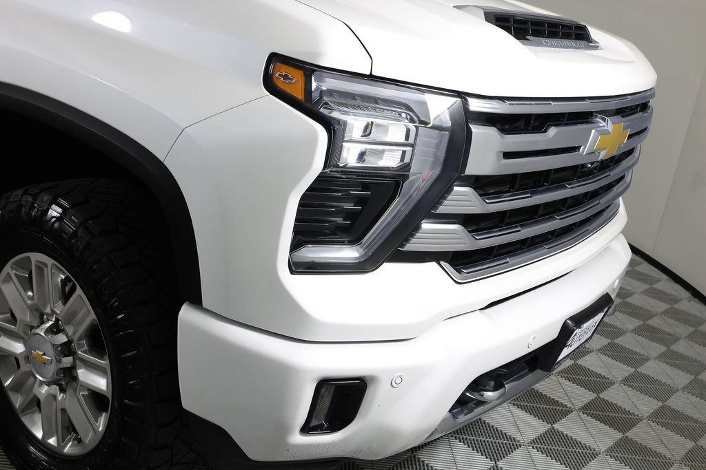 Used 2024 Chevrolet Silverado 2500 High Country w/ Technology Package AWD/4WD image 43