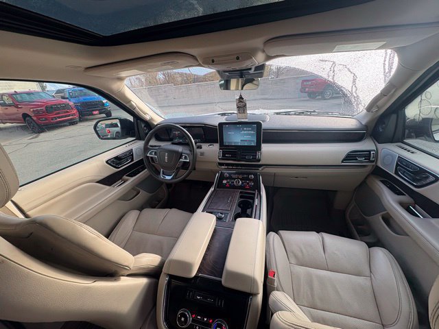 Used 2021 Lincoln Navigator L Reserve w/ Luxury Package AWD/4WD image 31