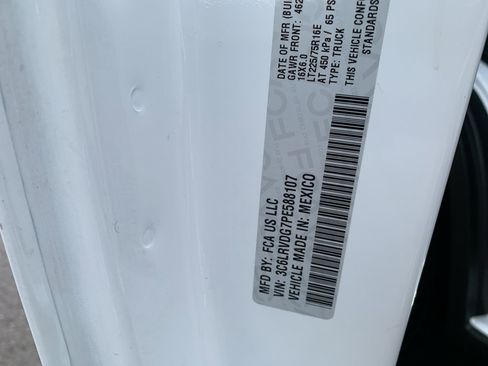 Used 2023 RAM ProMaster 2500 FWD image 13