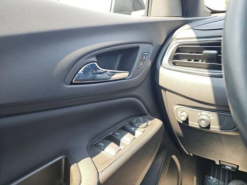 Used 2024 Chevrolet Equinox RS w/ RS Leather Package AWD/4WD image 33