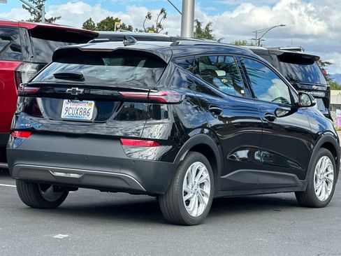 Used 2022 Chevrolet Bolt EUV LT w/ Driver Confidence Package image 5