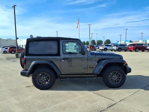 Used 2024 Jeep Wrangler Sport AWD/4WD image 22