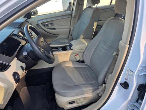 Used 2016 Ford Taurus SE image 7