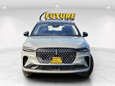 New 2026 Lincoln Nautilus Reserve image 3