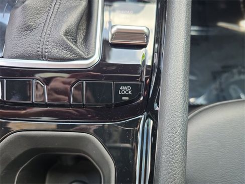 New 2025 Jeep Compass Latitude w/ Altitude Special Edition image 20