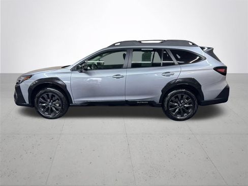 Used 2025 Subaru Outback Onyx Edition AWD/4WD image 3