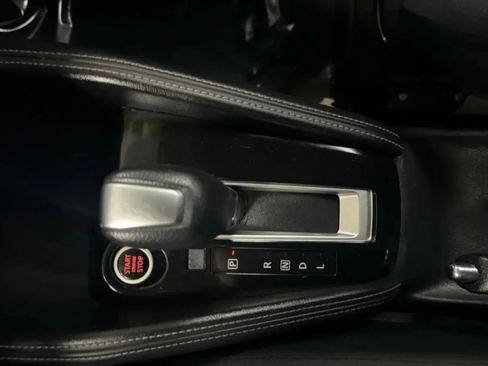 Used 2019 Nissan Kicks SV FWD image 12