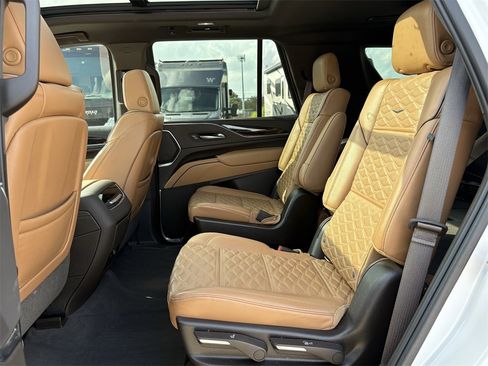 Used 2021 Cadillac Escalade Sport w/ Driver Assist Tech Package image 22