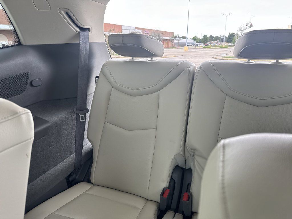 Used 2023 Cadillac XT6 Premium Luxury w/ Technology Package FWD image 30