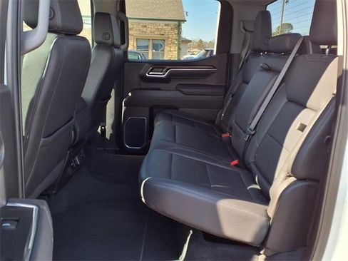 Used 2025 GMC Sierra 1500 SLT image 14