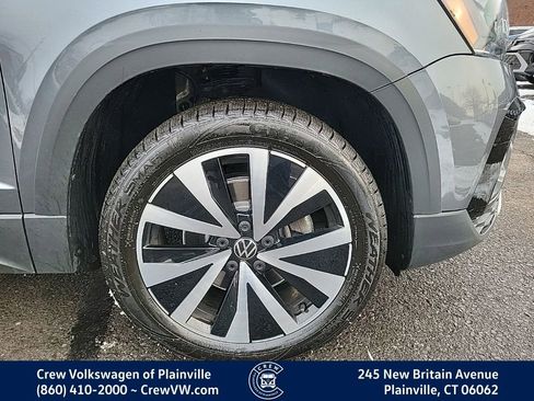 Certified 2022 Volkswagen Taos SE image 20