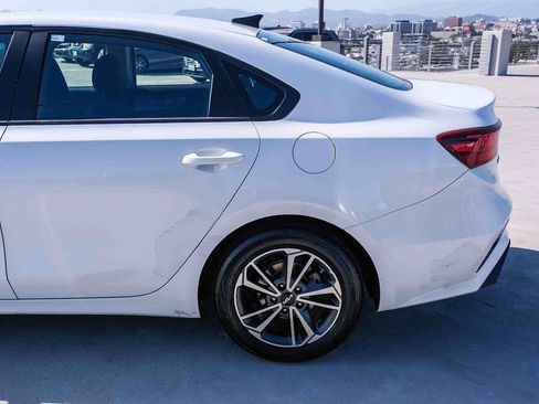 Used 2022 Kia Forte LXS FWD image 7