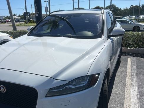 Used 2017 Jaguar F-PACE R-Sport AWD/4WD image 2