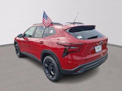 New 2026 Chevrolet Trax LT w/ Sunroof Package FWD image 3