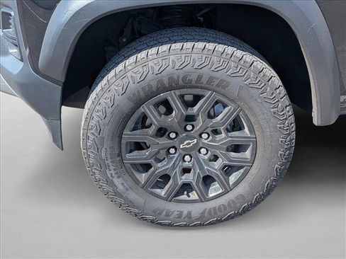 Used 2023 Chevrolet Colorado Trail Boss w/ Technology Package AWD/4WD image 15