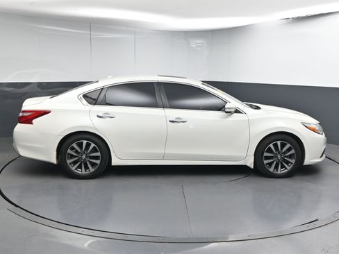 Used 2017 Nissan Altima 2.5 SL image 9