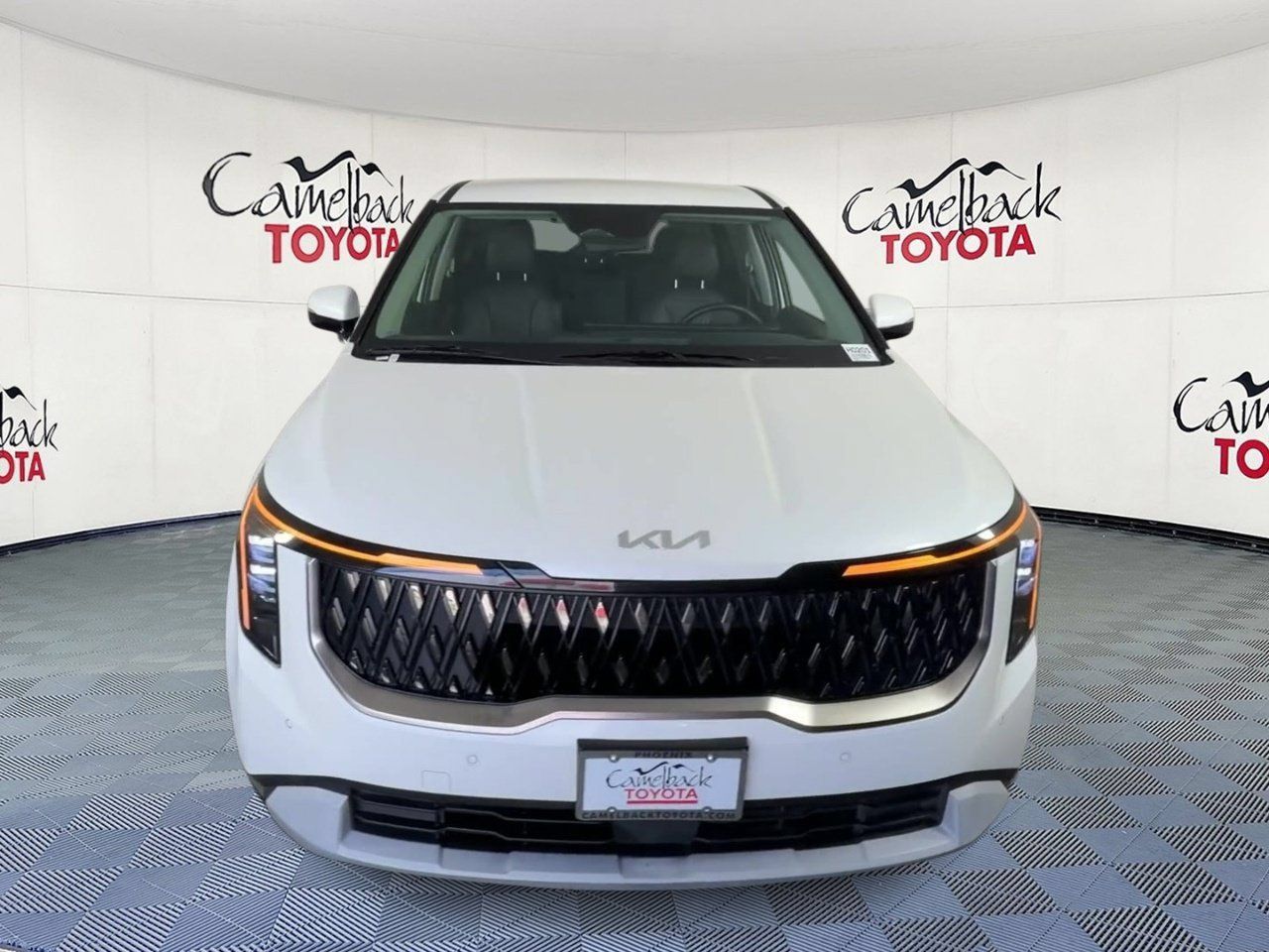 Used 2026 Kia Carnival FWD image 6