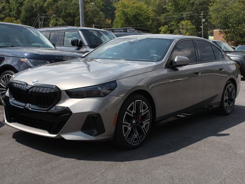 Used 2024 BMW 530i xDrive AWD/4WD image 28