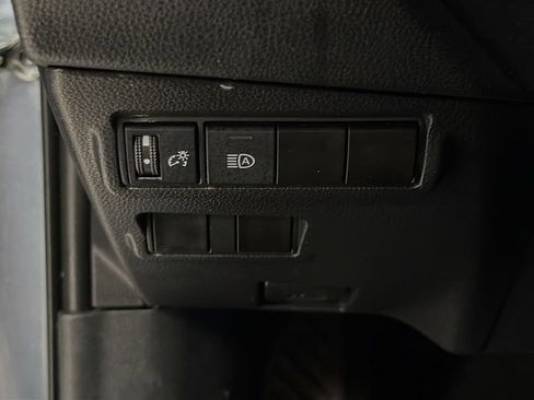 Used 2022 Toyota Corolla Cross LE AWD/4WD image 10