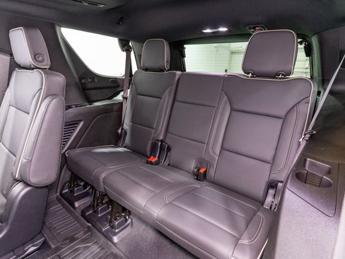Used 2025 GMC Yukon Elevation w/ Elevation Premium Package AWD/4WD image 34