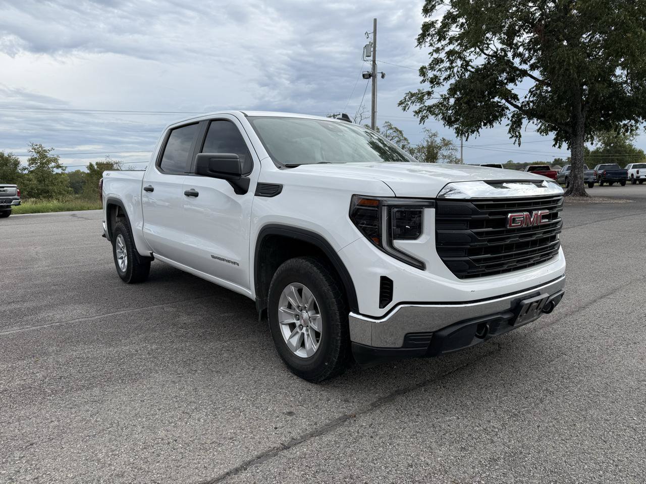 Used 2024 GMC Sierra 1500 Pro w/ Pro Value Package AWD/4WD image 4
