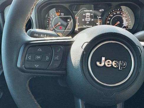Used 2024 Jeep Wrangler Sport S image 19