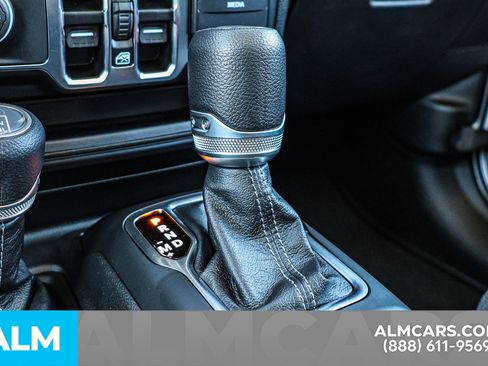 Used 2024 Jeep Wrangler Sahara image 40