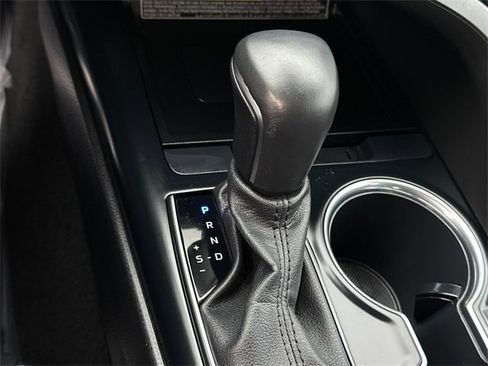 Used 2020 Toyota Camry XLE image 30