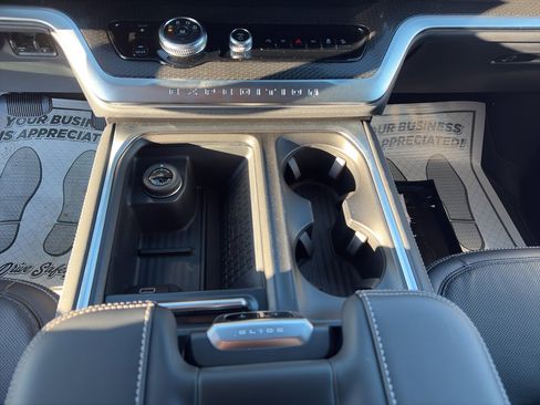 New 2025 Ford Expedition Max Platinum w/ Stealth Performance Package image 15