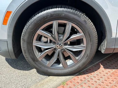 Used 2023 Volkswagen Tiguan SE FWD image 6