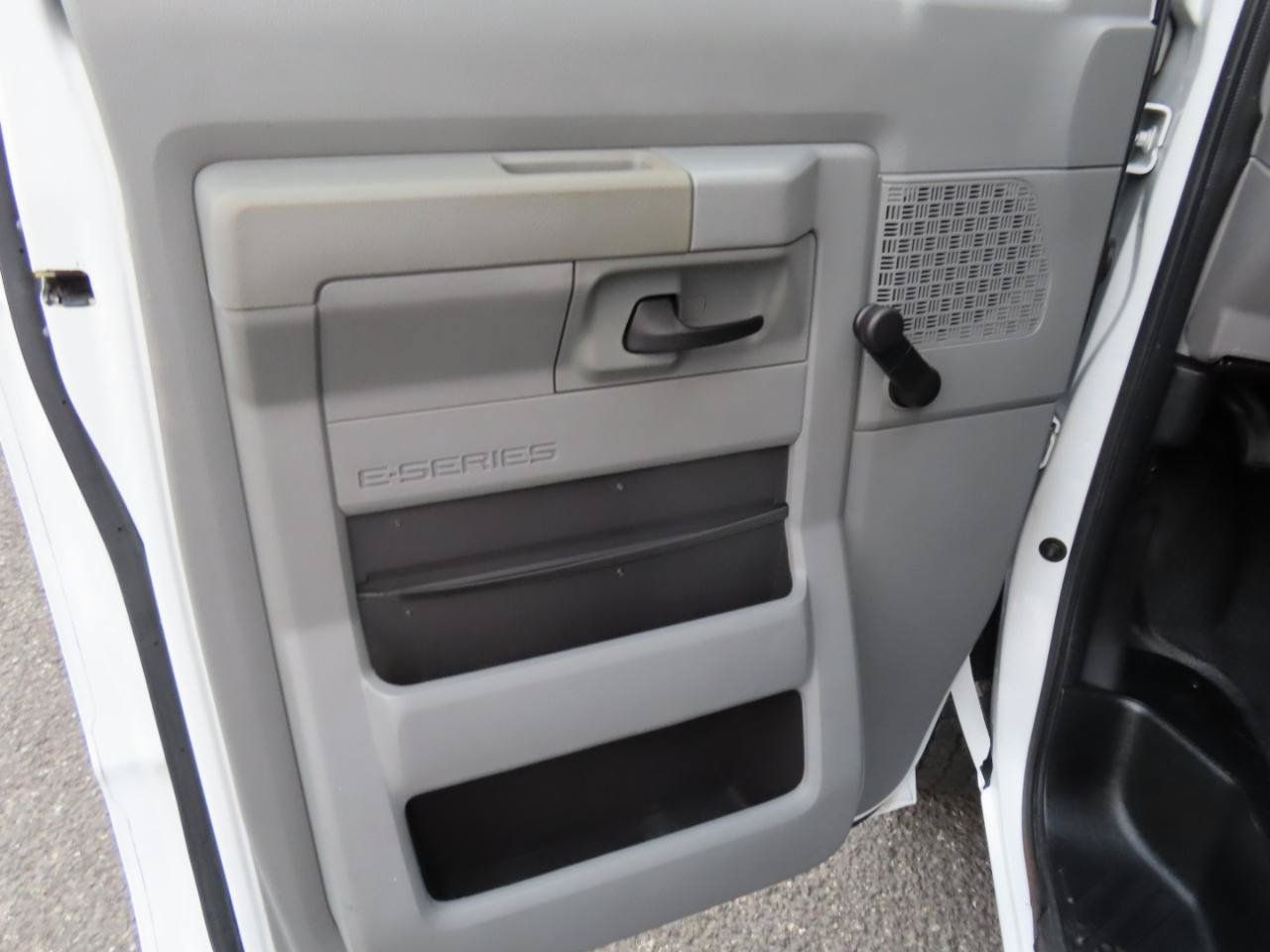 Used 2012 Ford E-150 and Econoline 150 RWD image 13
