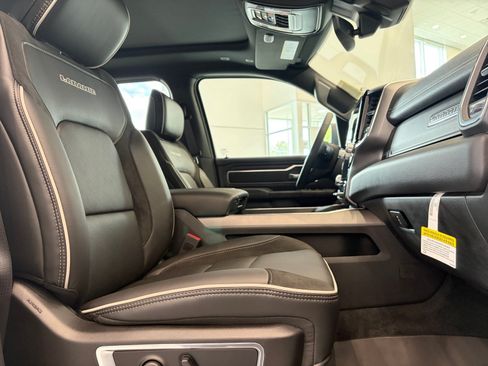 New 2026 RAM 1500 Laramie w/ Night Edition AWD/4WD image 10