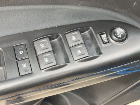 Used 2021 Chevrolet Colorado Z71 w/ Safety Package image 12