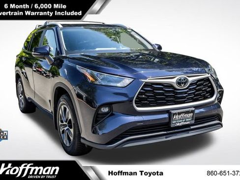 Used 2023 Toyota Highlander XLE AWD/4WD image 1