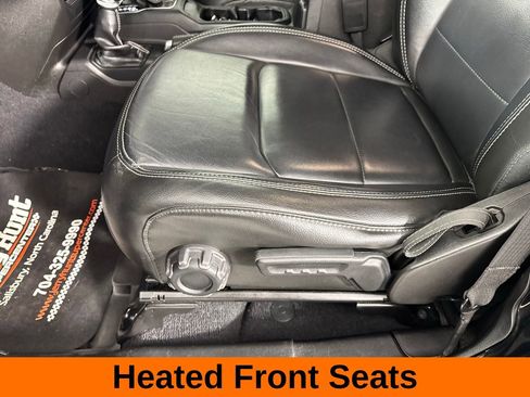 Used 2022 Jeep Wrangler Unlimited Sahara w/ Dual Top Group image 12