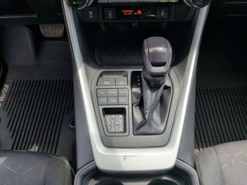 Used 2019 Toyota RAV4 XLE w/ Convenience Package AWD/4WD image 18