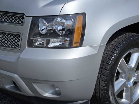 Used 2011 Chevrolet Avalanche LT w/ Texas Edition RWD image 9