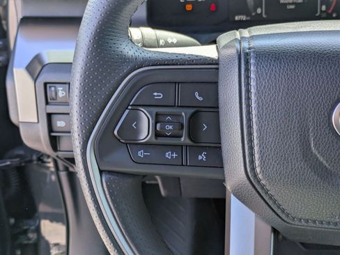 Used 2025 Toyota 4Runner SR5 AWD/4WD image 19