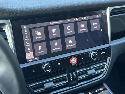 Used 2025 Porsche Macan image 28