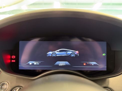 Used 2022 McLaren GT RWD image 3
