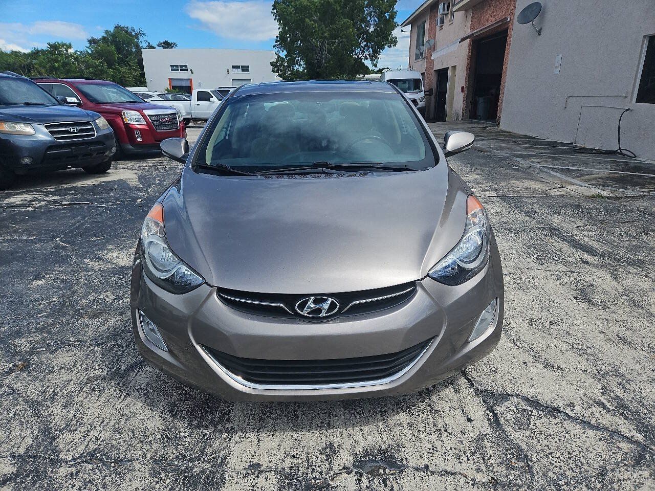 Used 2013 Hyundai Elantra Limited w/ Technology Pkg FWD image 2