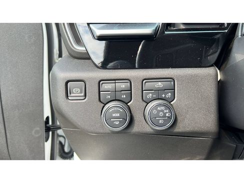Certified 2022 Chevrolet Silverado 1500 RST w/ Z71 Off-Road Package AWD/4WD image 23