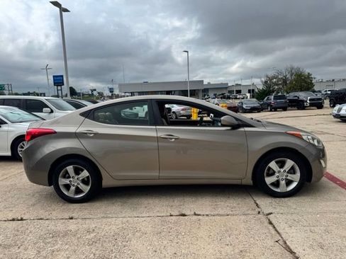 Used 2013 Hyundai Elantra GLS w/ Preferred Pkg FWD image 7